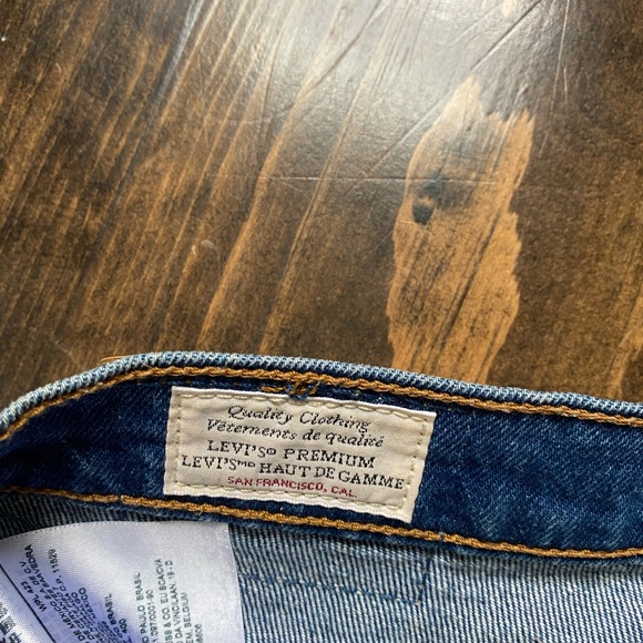Levi’s 501 jean shorts - Picture 2 of 4